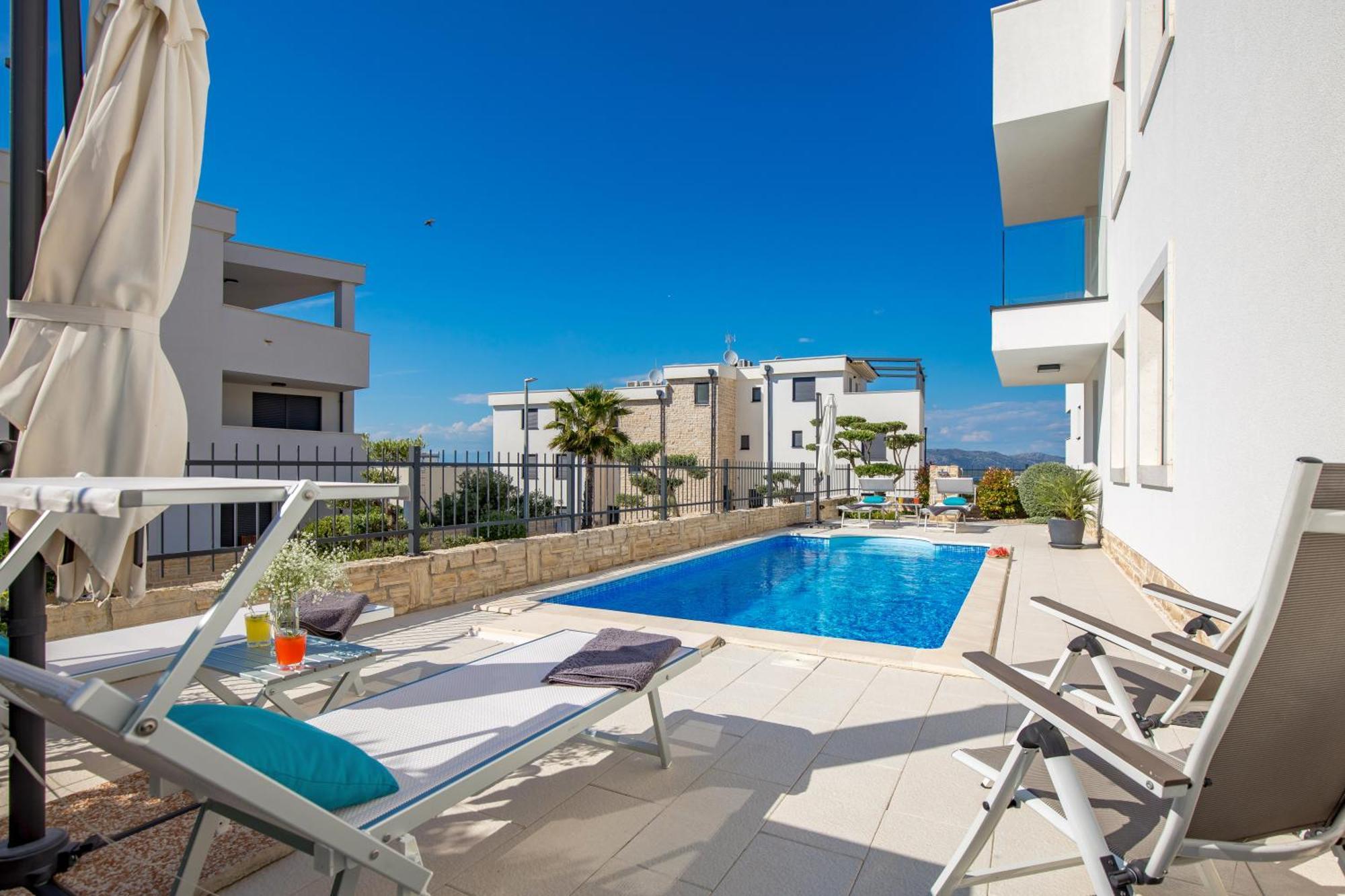 Luxury Apartment Hyperion With Private Pool And Garden 穆泰尔岛 外观 照片